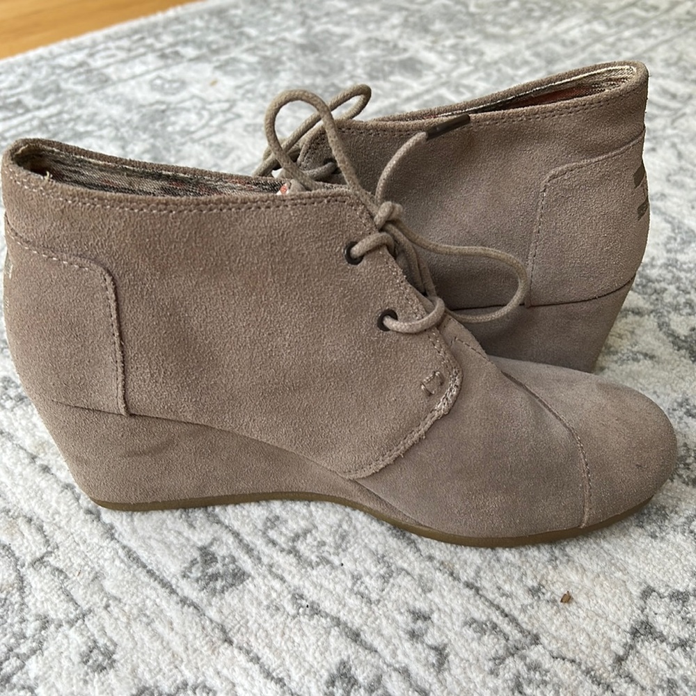 Toms wedge booties